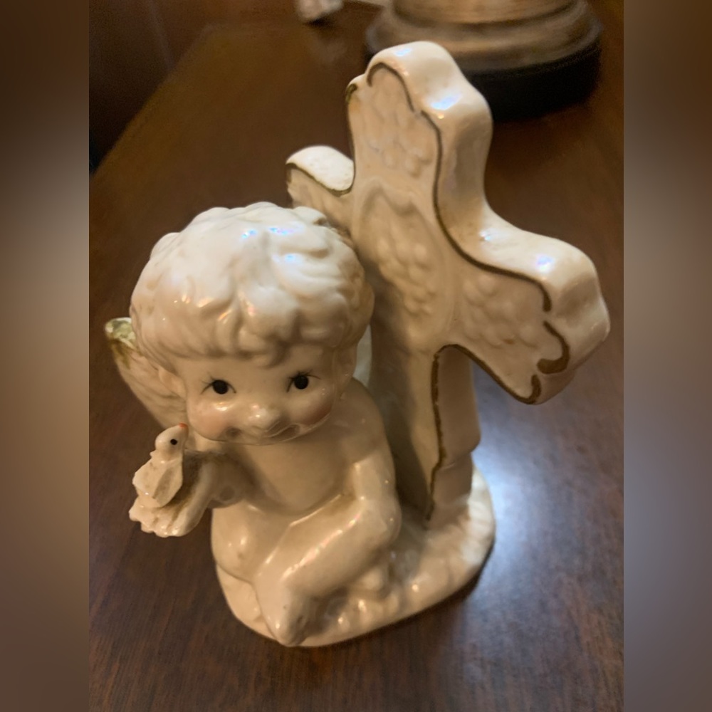Ceramic cherubs